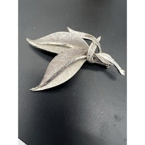 Vintage 1950s Signed BSK Textured Leaf Brooch Silver Toned‎  A-068